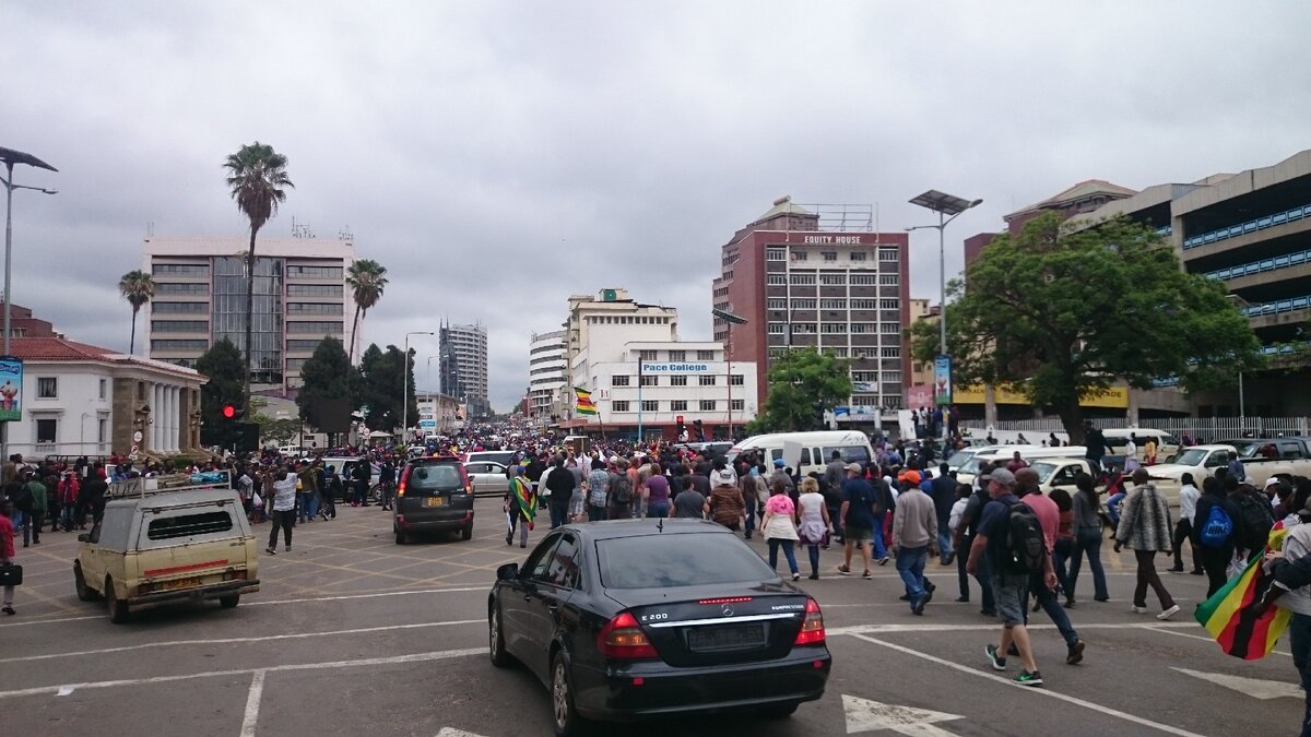 Хараре столица. Зимбабве столица Хараре. Зимбабве столица фото. Harare Port порт в Зимбабве.