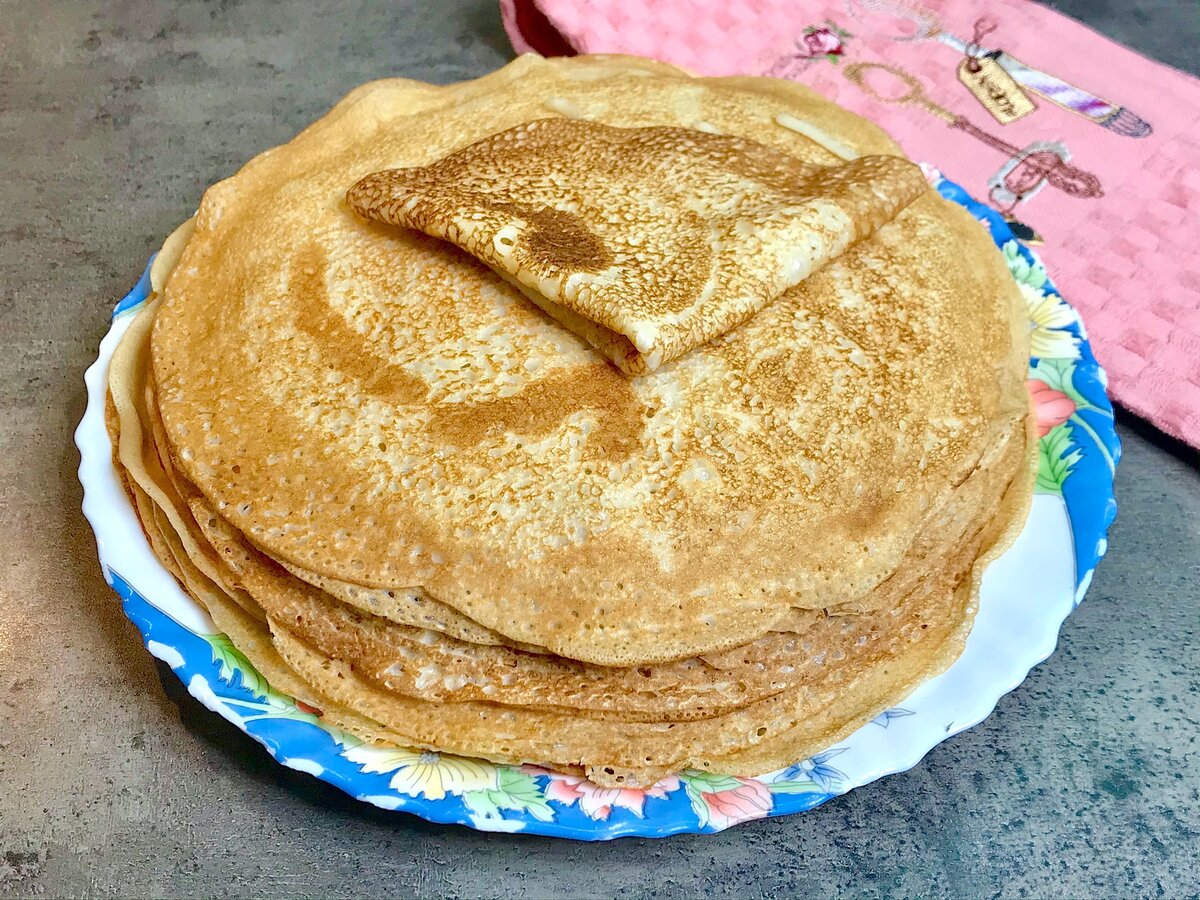 Замороженные блинчики с мясом на сковороде. Блины замороженные. Начинка для блинчиков из замороженной вишни. Как заморозить блины без начинки. Блины замороженные Самбери.