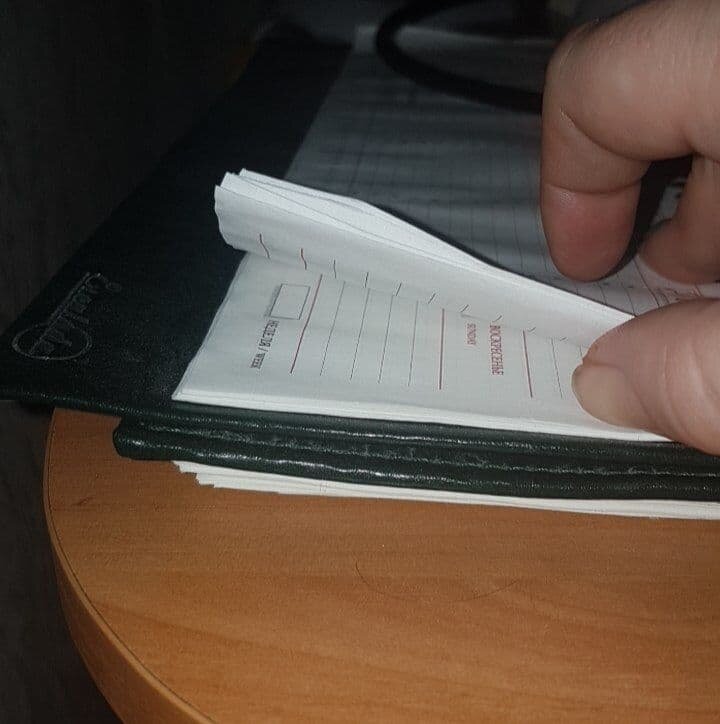 В книжном языке все по правилам, по нормам, по словарям