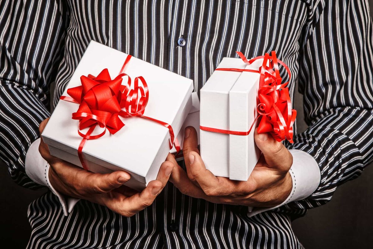 Подарок парню на Новый год своими руками: что подарить любимому мужчине?