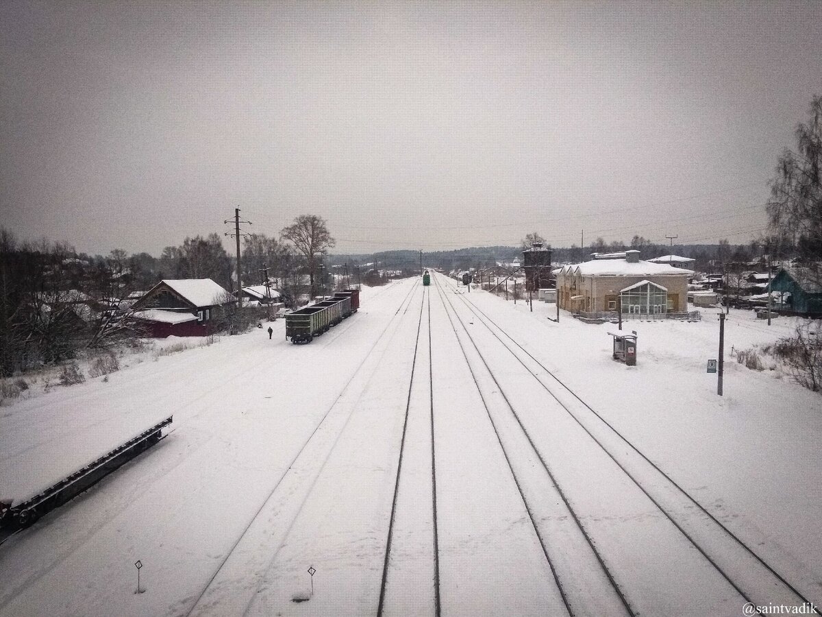 Станция Юрья. Вид с пешеходного моста.