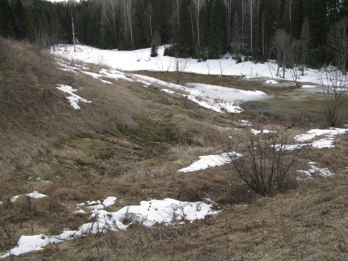Спуск к старой дамбе