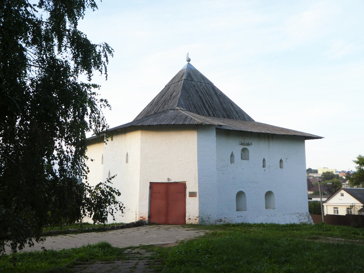  Спасская башня (Нагорный пер., 2)