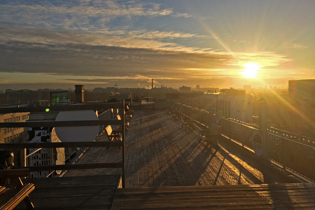 рассвет в москве. рано утром моя крыша. рассвет над москвой. текст песни дыши. дыхание текст песни.