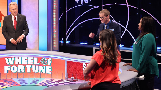 Шоу "Wheel Of Fortune", чьим аналогом является "Поле чудес".