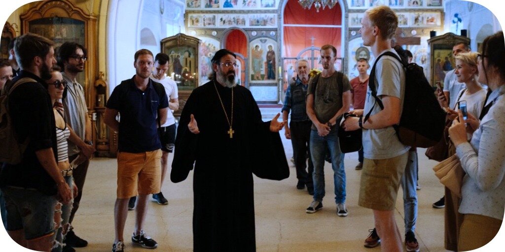 Иеромонах Иоанн укрыл в храме Косьмы и Домиана в Шубине протестующих