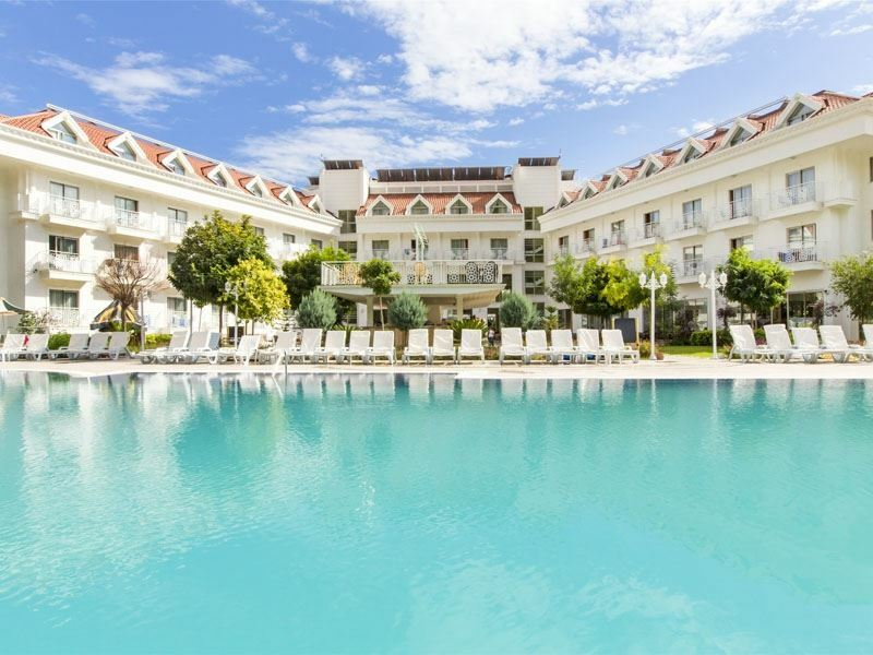 Отель «Гранд Мирамор», Кемер 5* - это самый известный отель в Кемере, Анталийское побережье. Он расположен в городе Кемер, на берегу Средиземного моря.