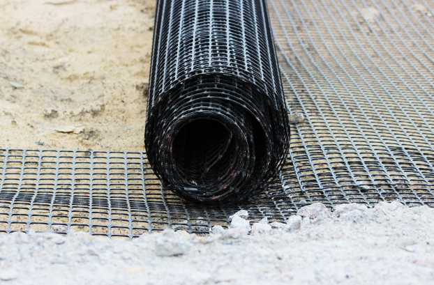 Чем проводится армирование?