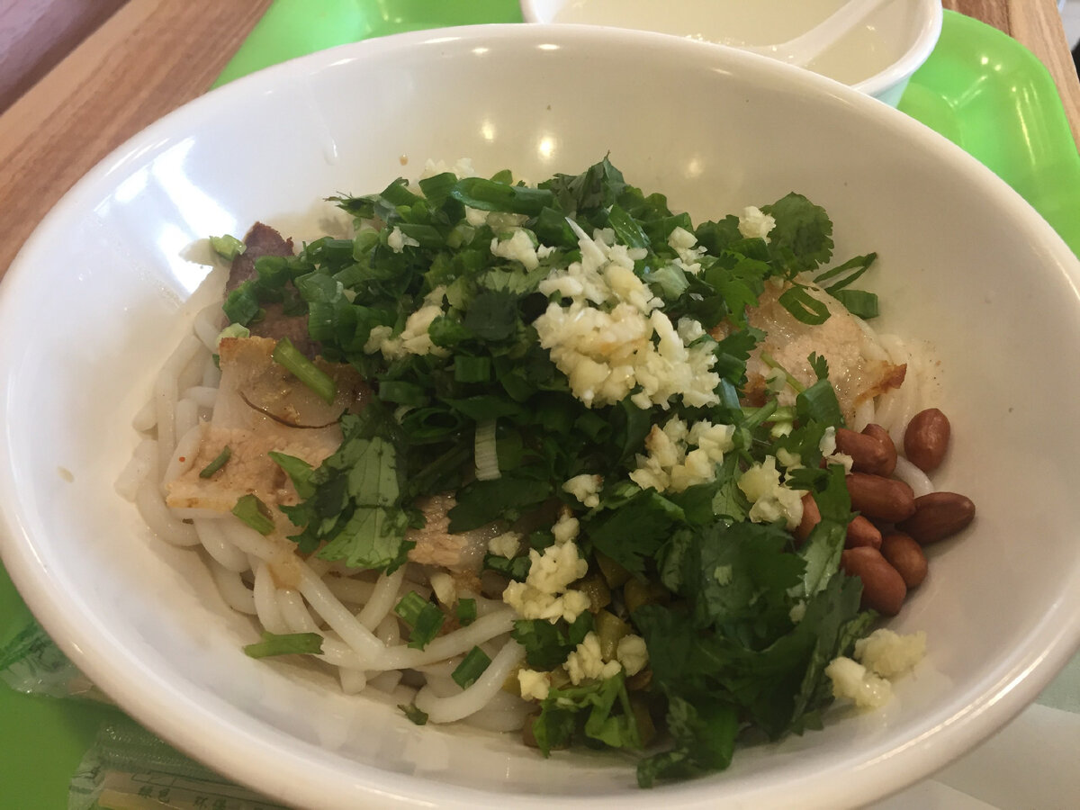 Рисовая лапша в Китае - самое легкое и простое блюдо. 