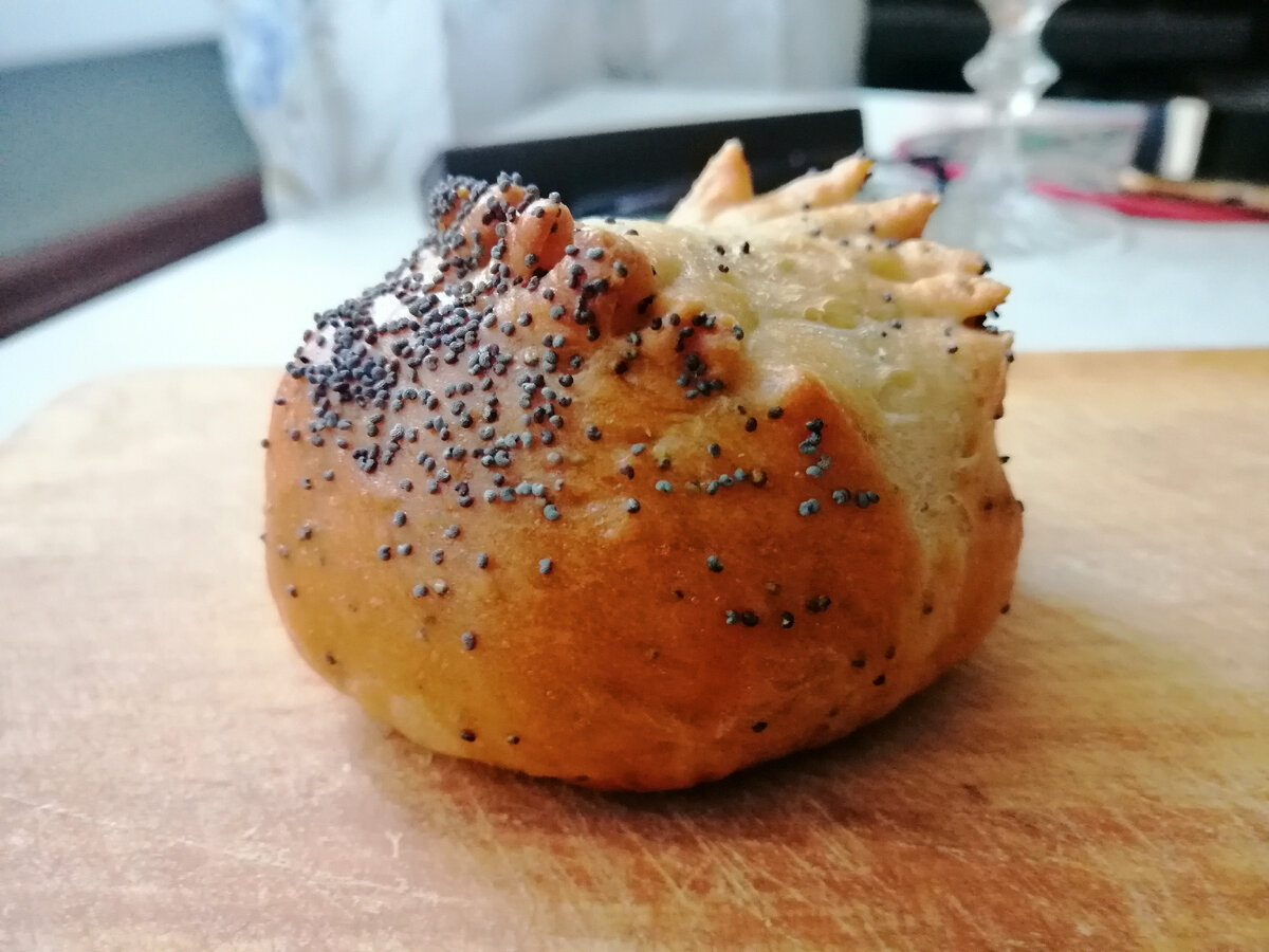 Маковая булочка