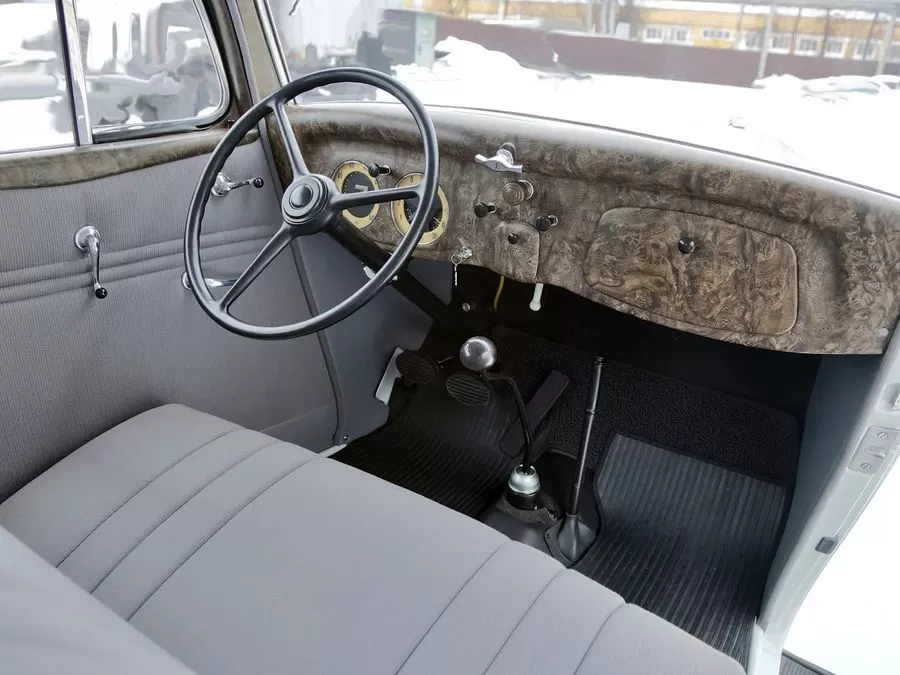 Без аудиосистемы и прочей современной мишуры