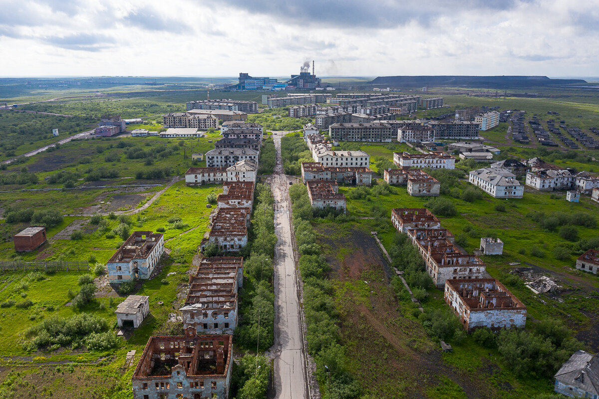 Почти заброшенный посёлок Заполярный в окрестностях Воркуты. Республика Коми. Фото  Владимира Кезлинга, моего друга и попутчика в путешествии по Коми 