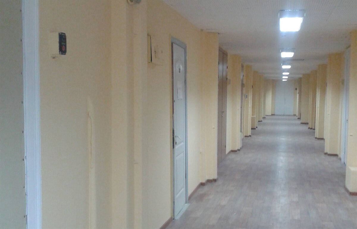 Половина всех офисов на этаже бизнес-центра куплена мною под юридические адреса