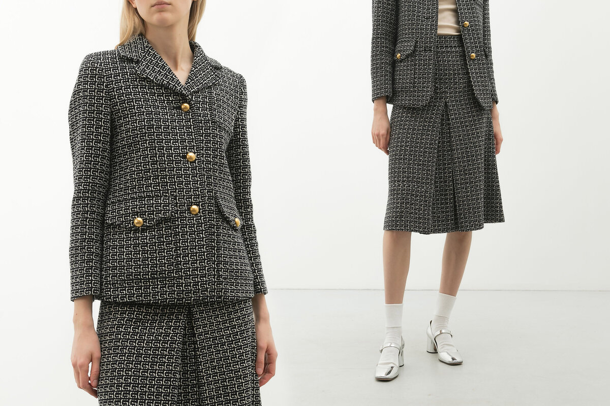 Добавьте туфельки Мэри Джейн с носками, если любите стиль преппи