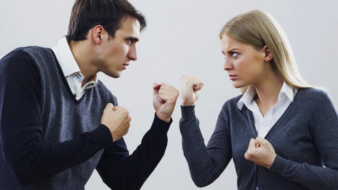 ругаться полезно. мужчина и женщина. конфликт дома. ругаться вредно для здоровья мат. ссоры и конфликты в отношениях.