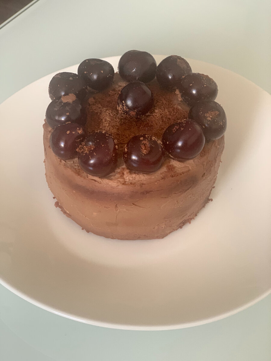 Самый дорогой подарок - это сделанный с душой и любовью. Спасибо моя любимая доченька!!! Твой первый  самостоятельно приготовленный  торт, просто для меня шедевр!