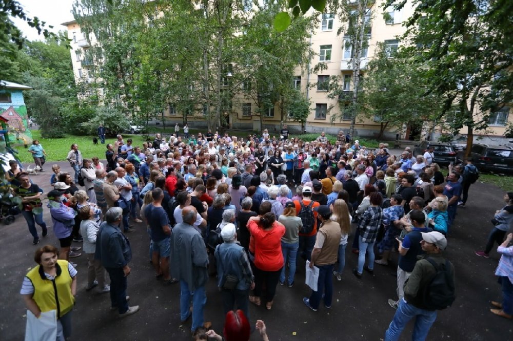 Собрание жильцов одного из кварталов Петербурга, посвященное закону о КРТ. Источник: ТГ-канал Activatica.org