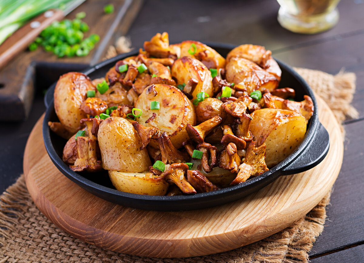 Fried Potatoes with Chanterelles