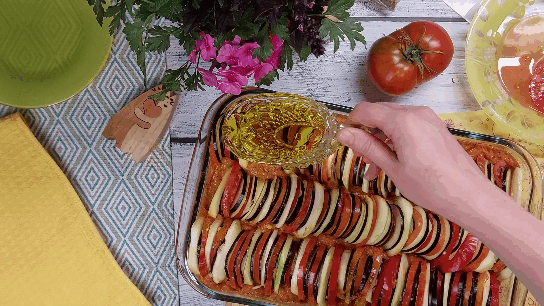 Поливая маслом