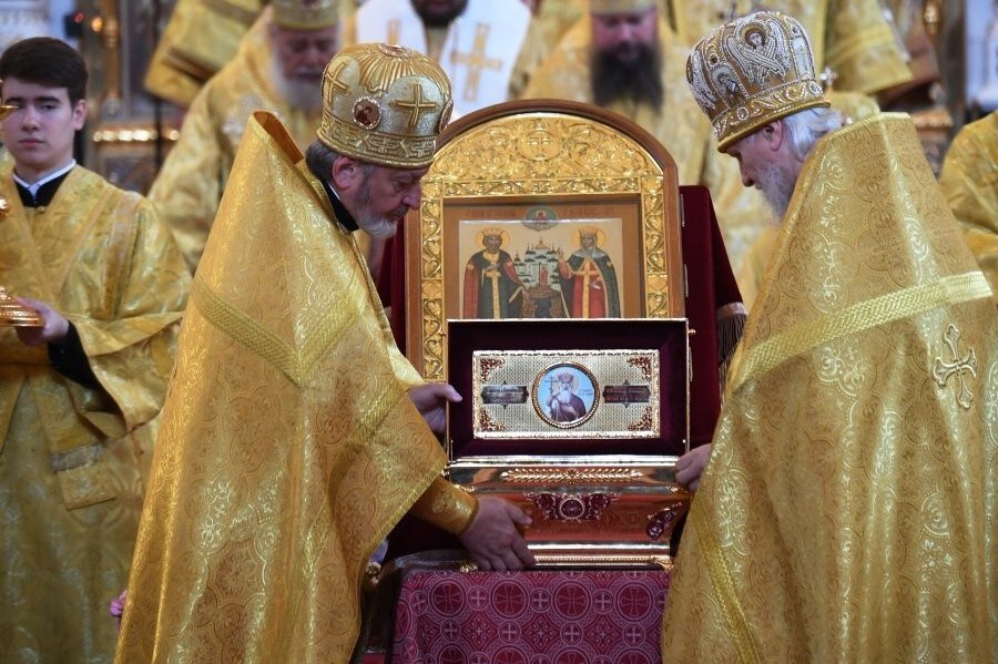     Что такое мощи святых: почему к ним прикладываются, чем они помогают