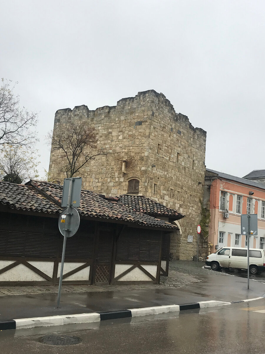 Крепостные ворота.