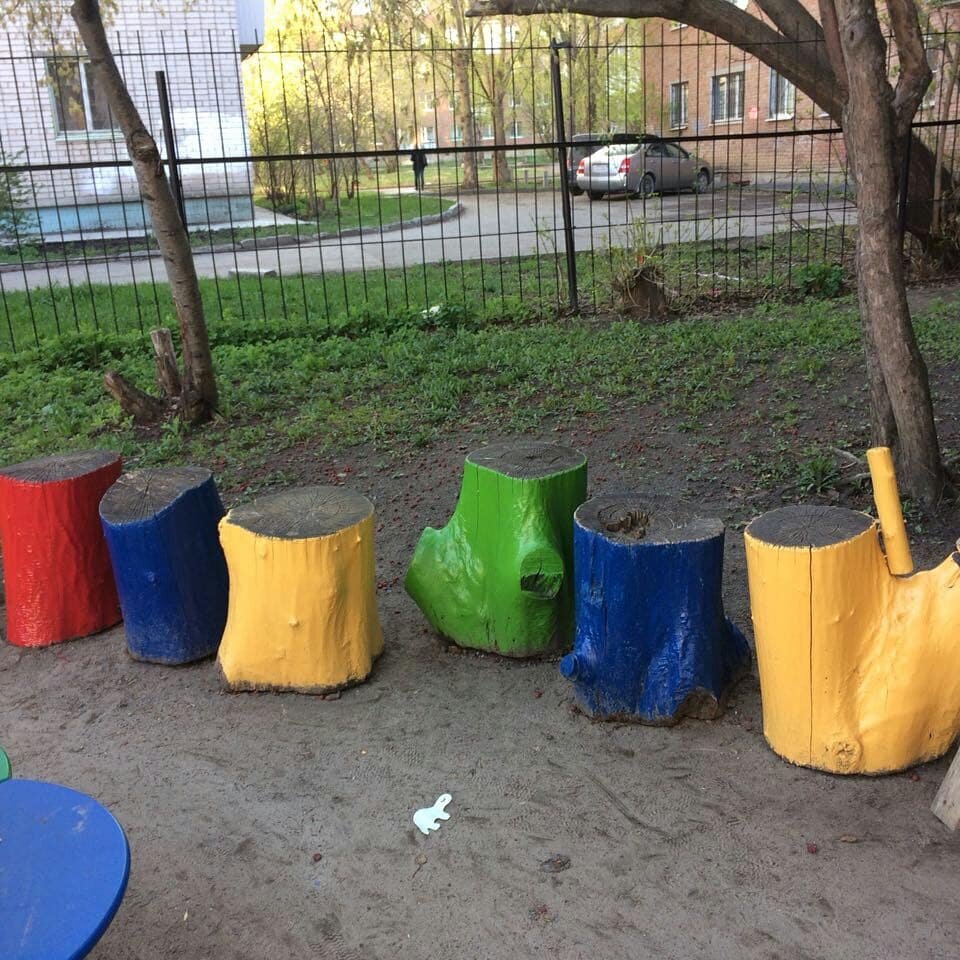 Чудо-пенечки, покрашенные из любви)