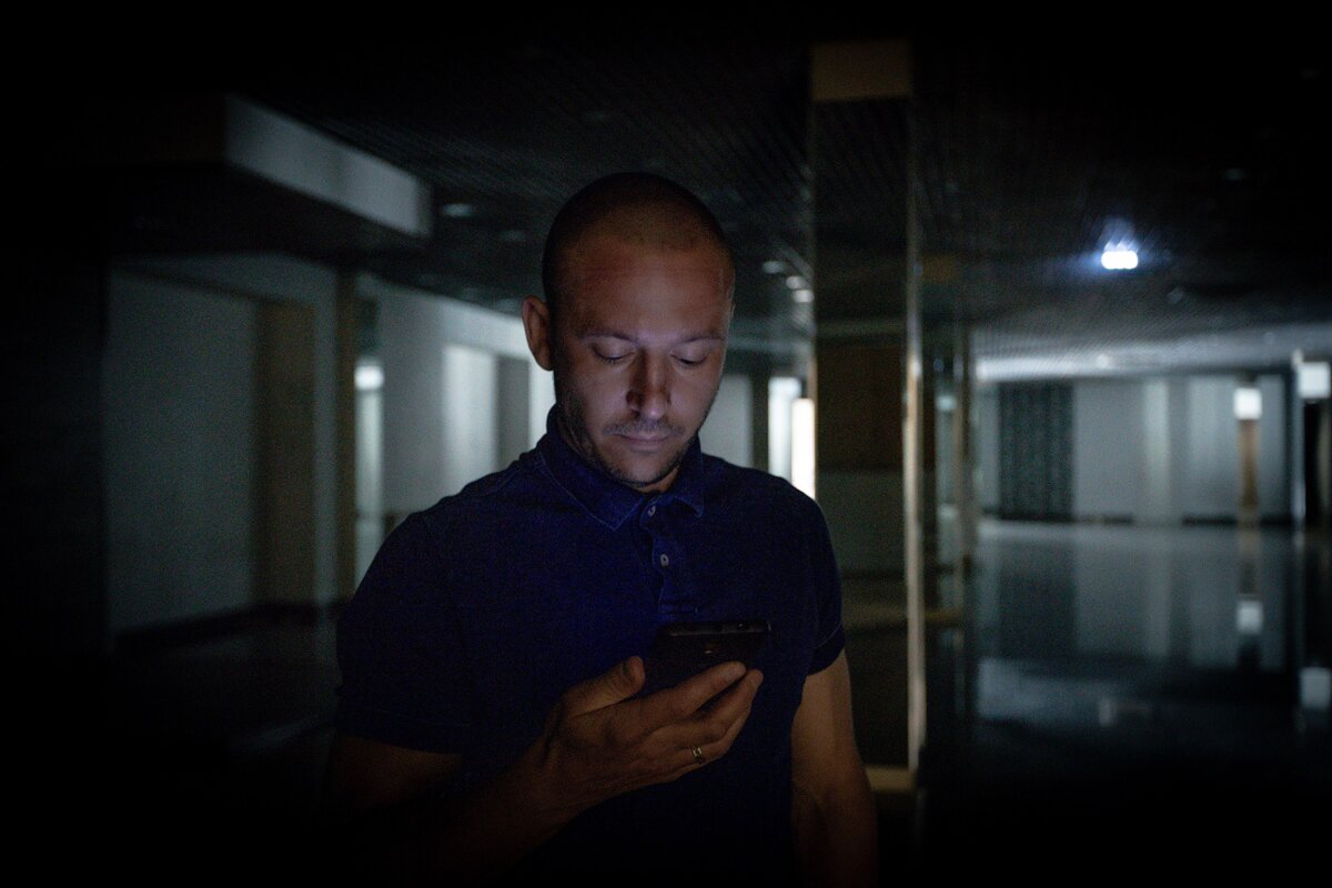 Символичное фото про свет в конце тоннеля. Павел - эксперт агентства коммерческой недвижимости "Деловой Красноярск" , +7 904 896 20 40