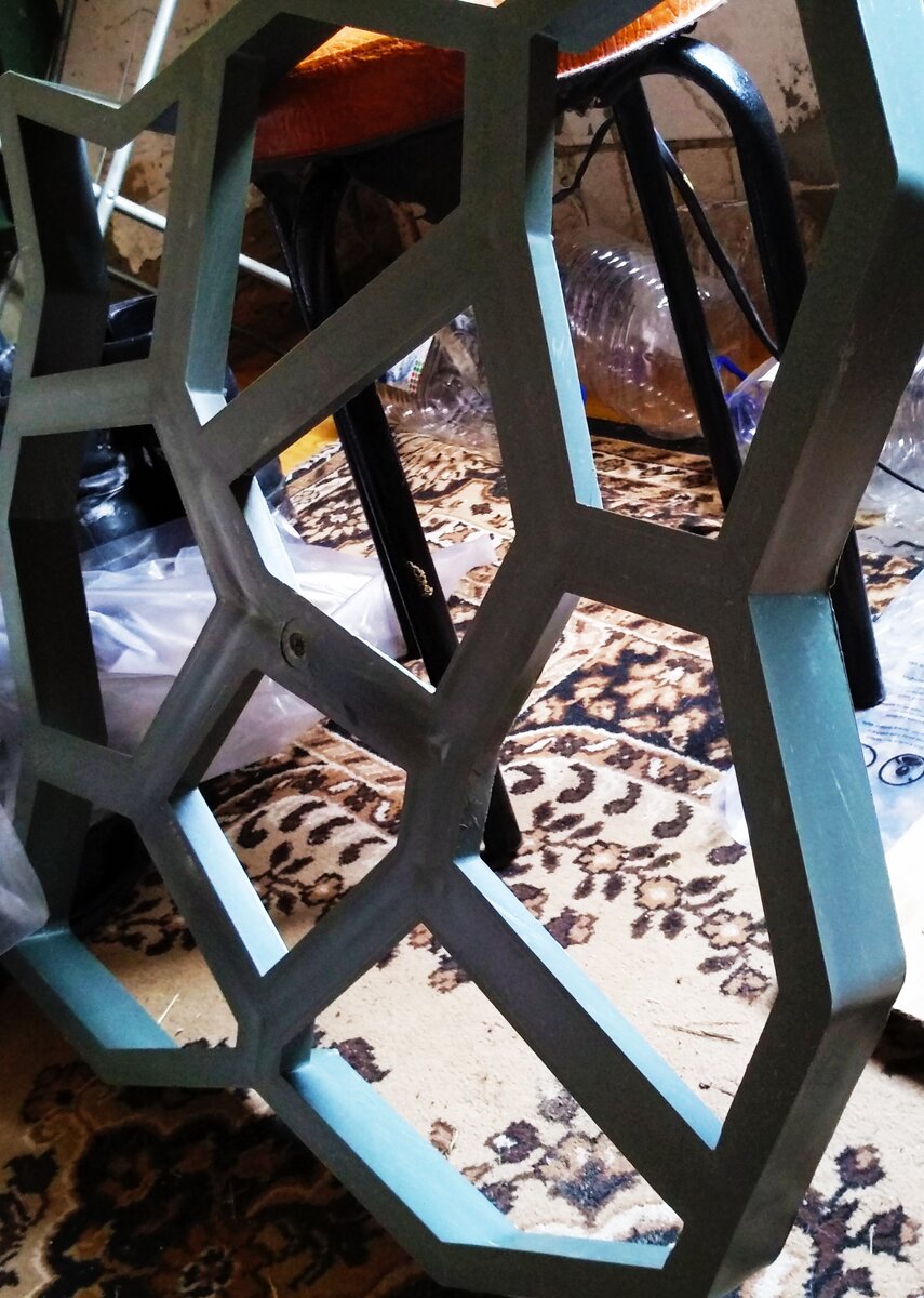 Размеры формы:  60*60* 6см.