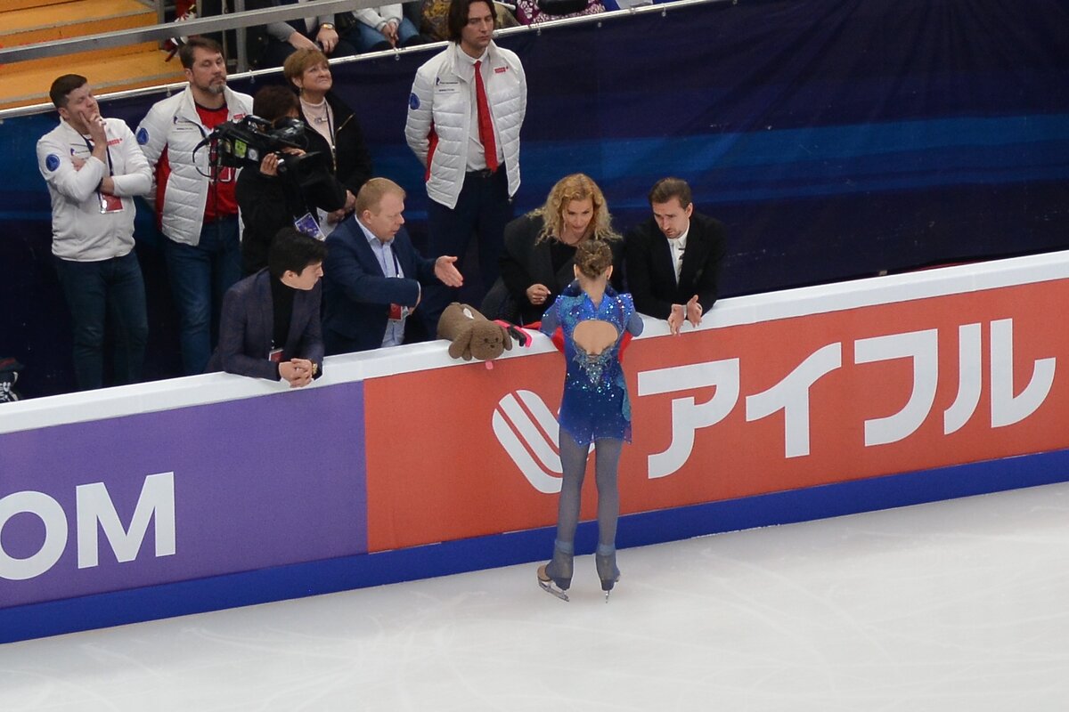 Саша с тренерами. Rostelecom Cup-2019