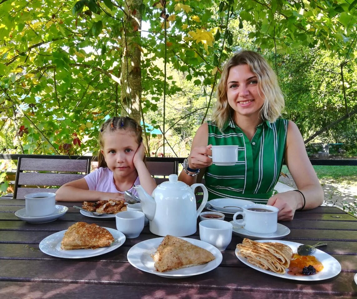 Дегустация сочинского чая и местного варенья: из ежевики, инжира, мандарина