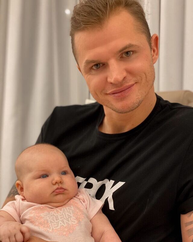 Дмитрий Тарасов с младшей дочерью