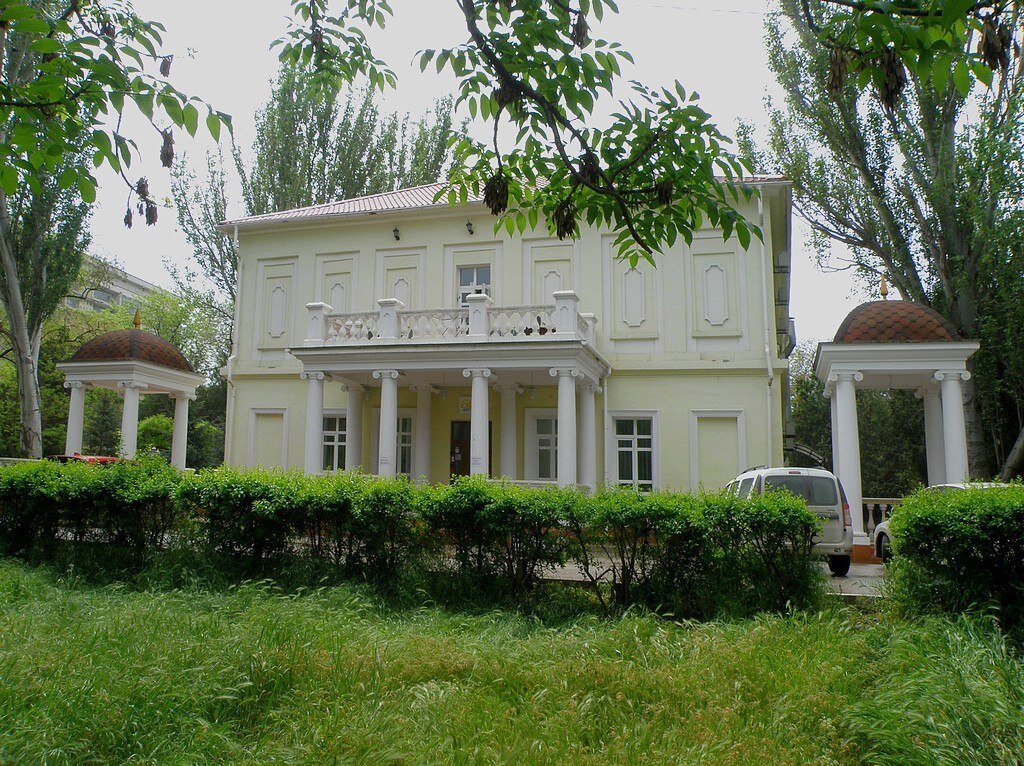 База отдыха "Светлая" на бульваре Николая Старшинова в Феодосии.