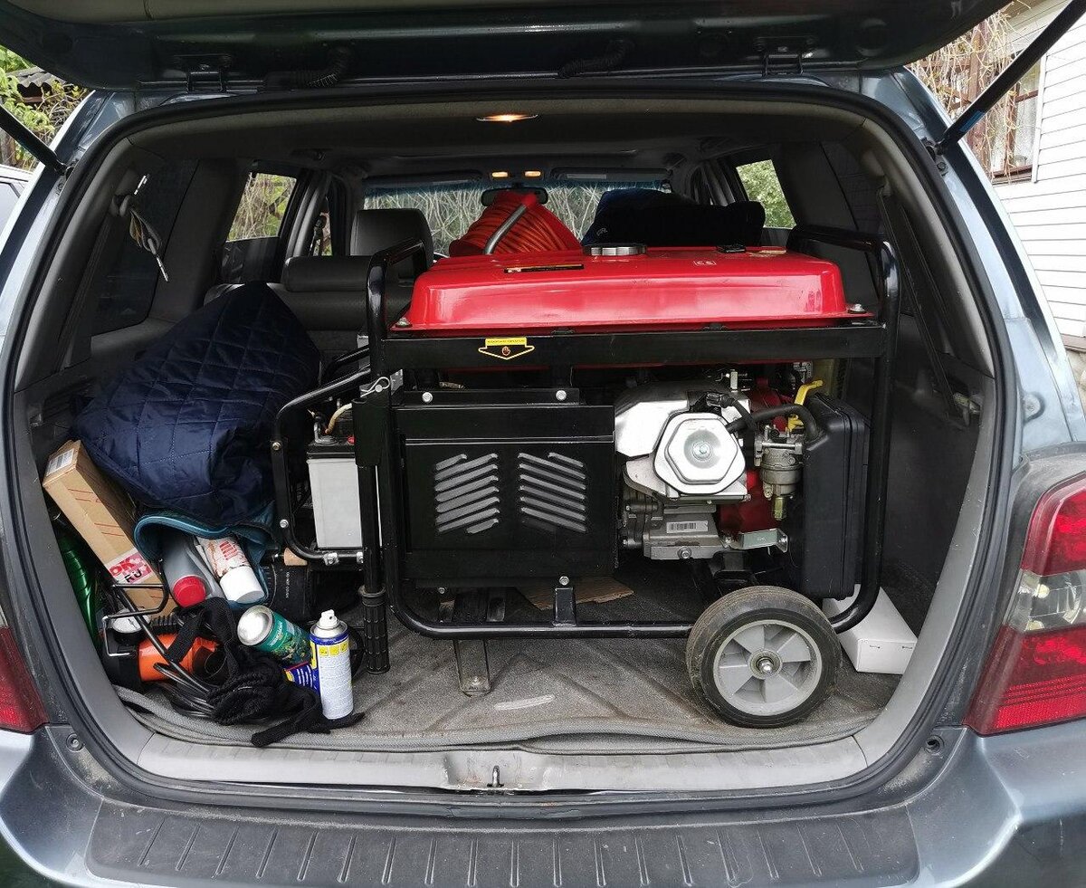 В багажник кроссовера влезает без проблем :)