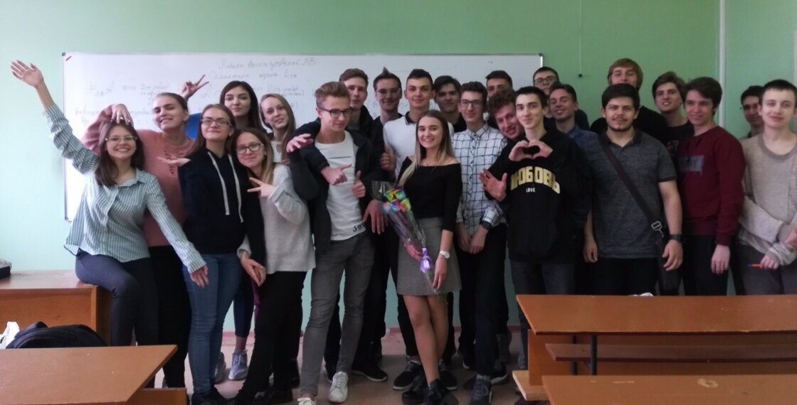 Люди, у которых с рейтингом уже все хорошо - наши первокурсники. Фото предоставили студенты