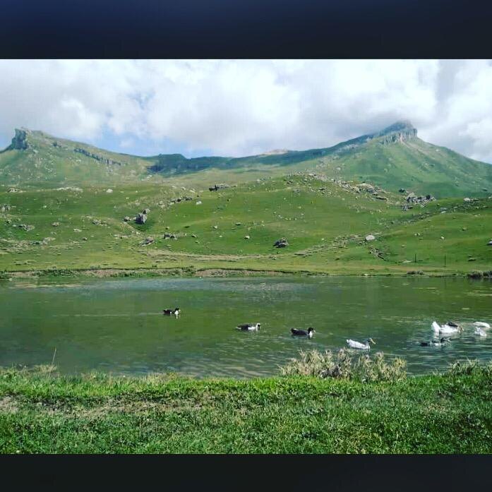 Озеро в Горах