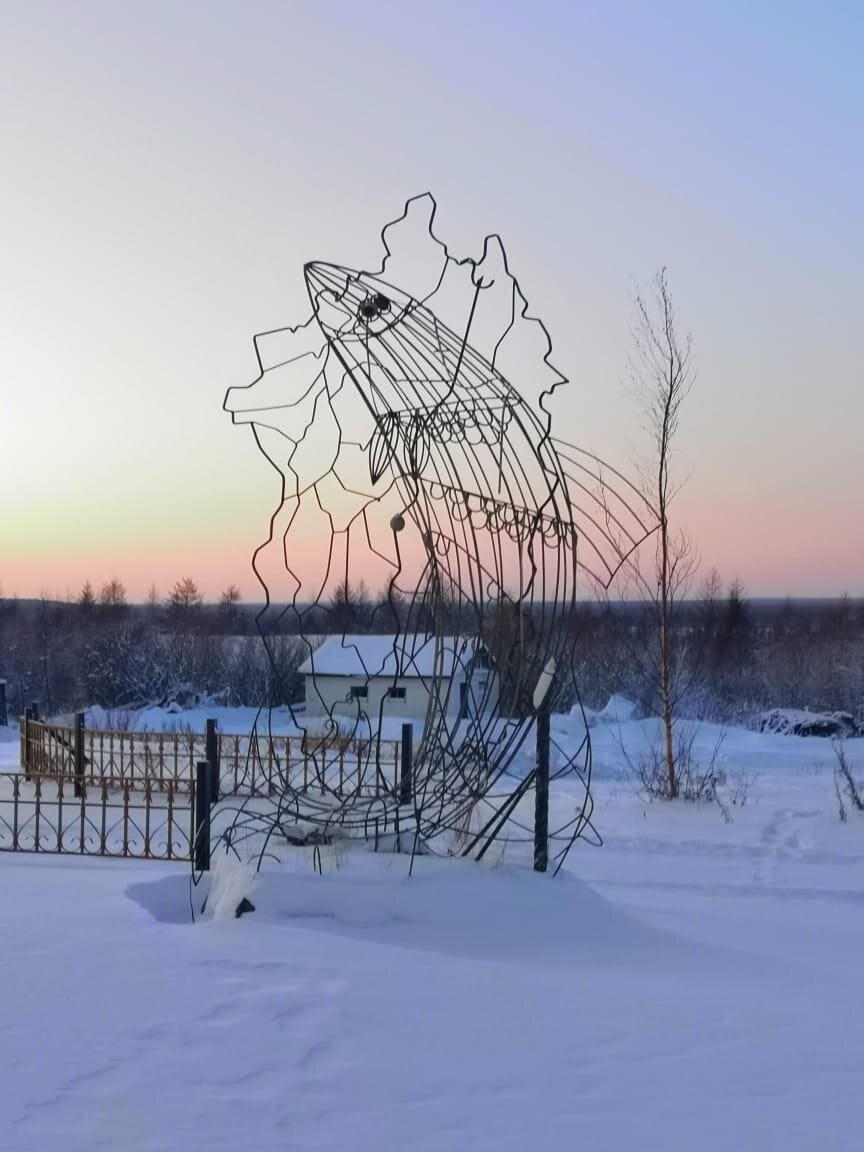 Вот такой креативный памятник ряпушке есть в Жиганске.