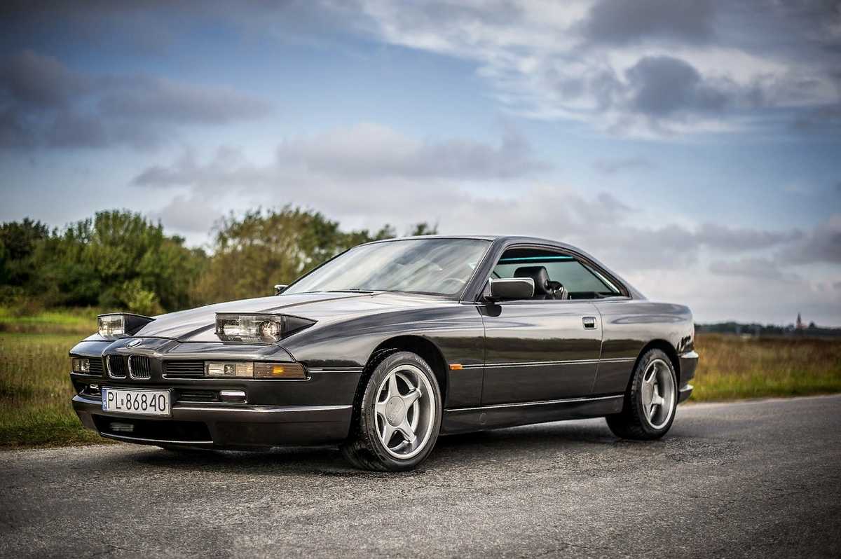 https://pixabay.com/ru/photos/bmw-e31-8-series-840-850-вам-csi-2949073/