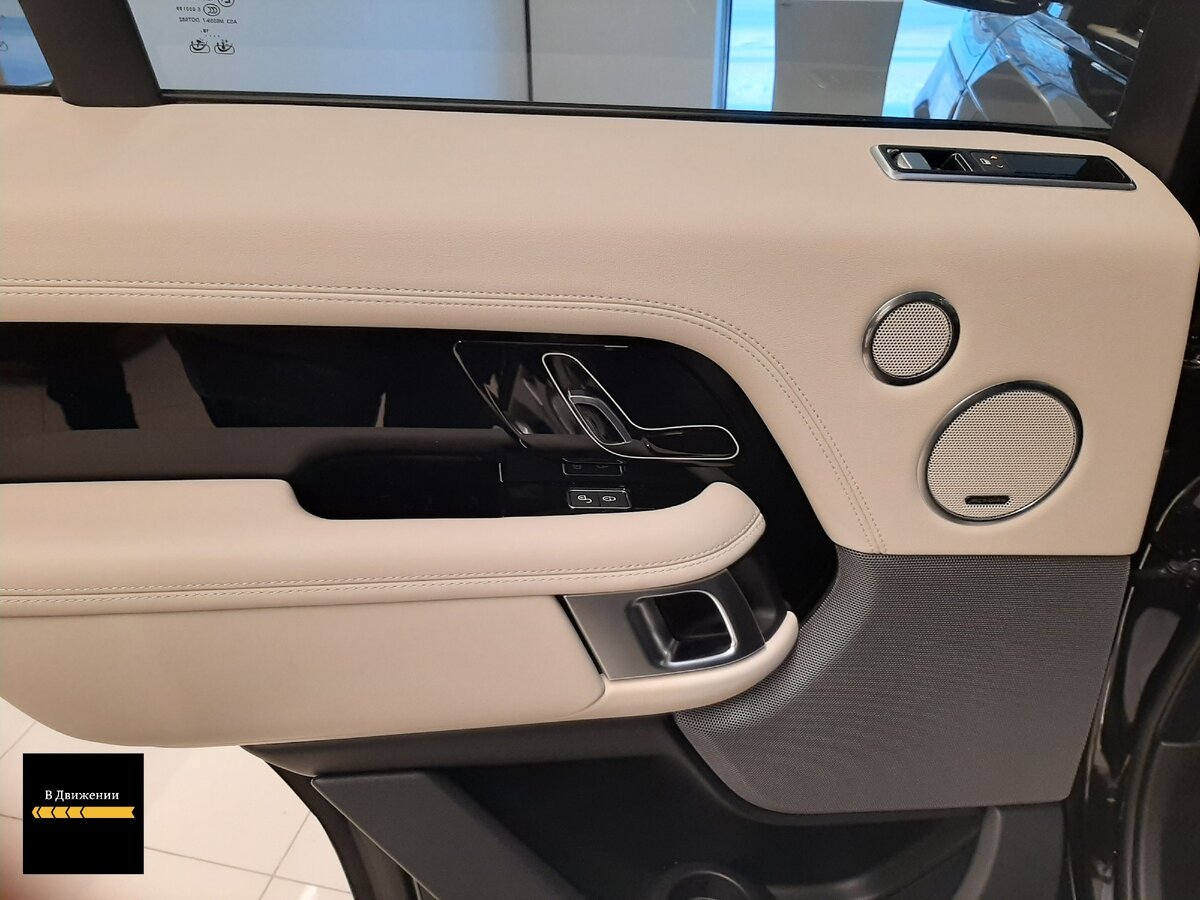 Зашёл в автосалон посмотреть на Рендж Ровер за 10 млн - Это вам не ...