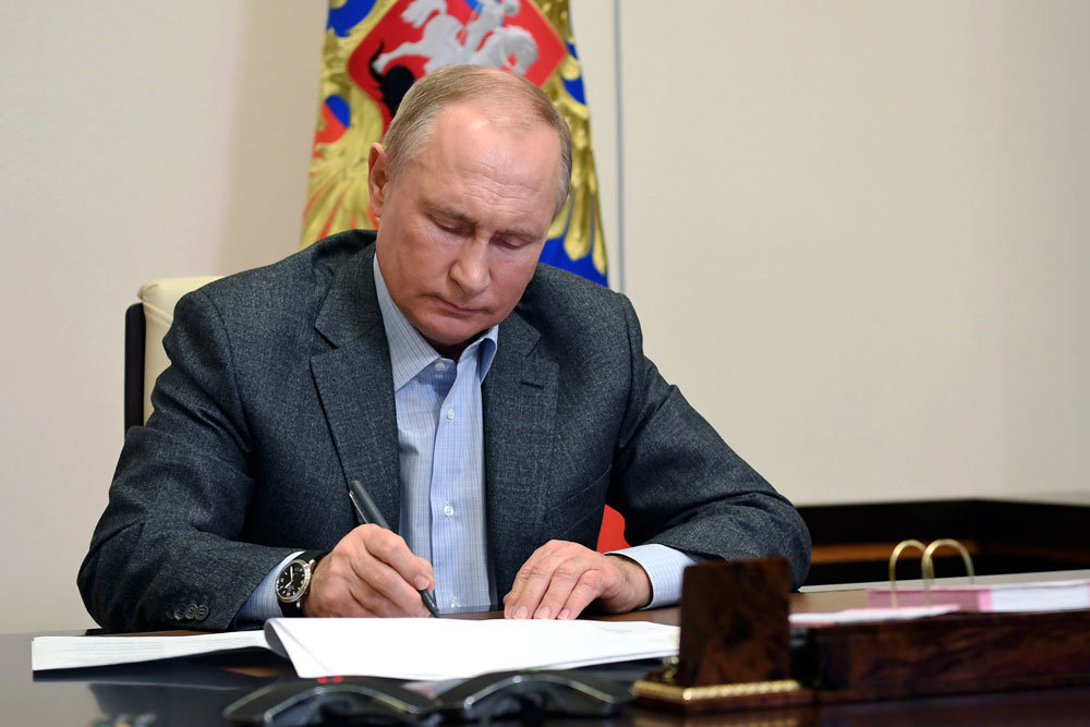Президент рассказал о новой мере поддержке тяжелобольных детей в России и обещал, что власти РФ займутся идеей Регины.