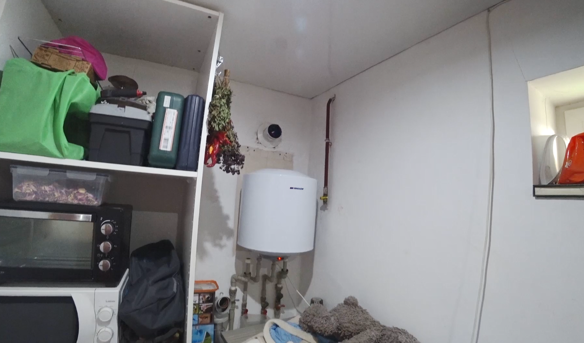 В конце ноября подключили бойлер на 50 литров мощностью 1,5 кВт и это усложнило эксплуатацию. ДО  подключения бойлера заморочек вообще не было. 