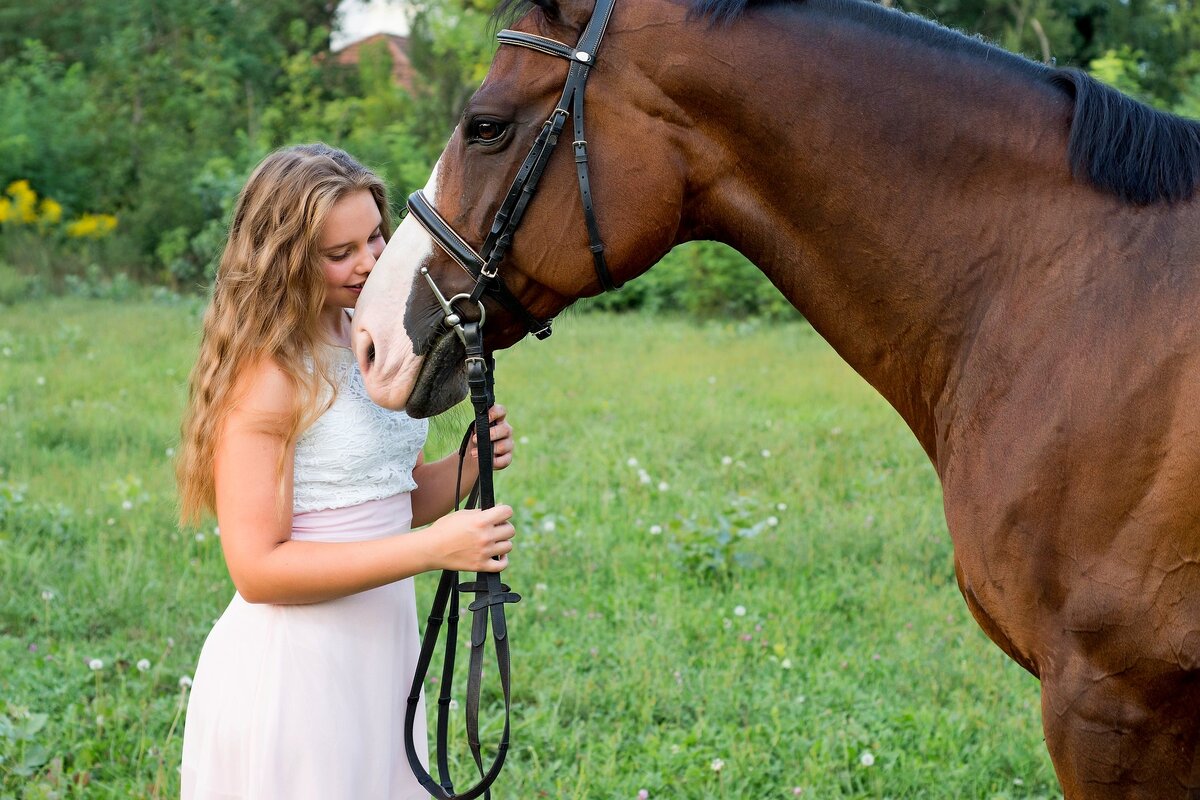  И шерстью они покрыты с ног до головы .