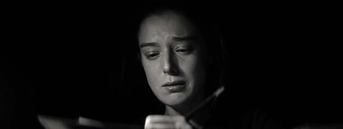 А потом в черной-пречерной комнате девушка по имени Анна пишет явку с повинной о том, что нарушила все "протоколы" испытания новой вакцины.Это наши у американцев научились, вместо советского "инструкция"  употреблять "протокол".