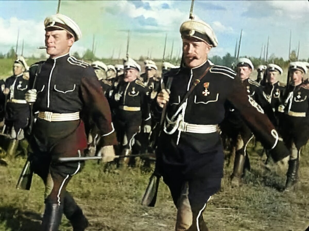 Белые в знаменитой сцене из советского фильма «Чапаев».