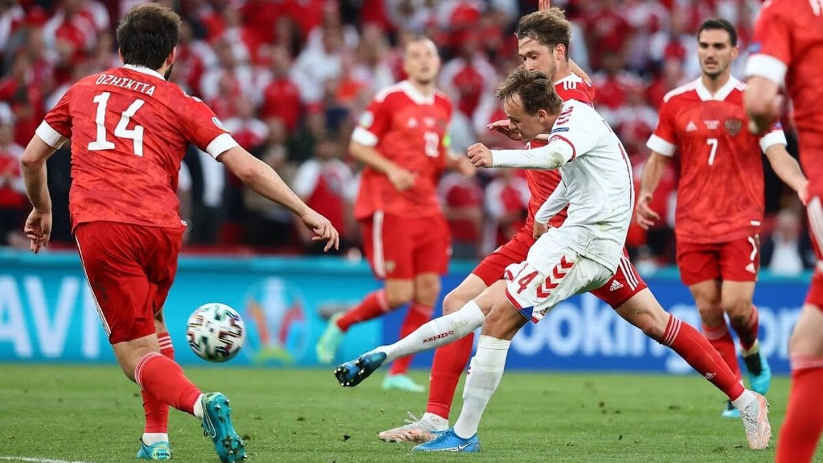 Дамсгаард забил невероятный гол в понедельник / Wolfgang Rattay – Pool / Getty Images