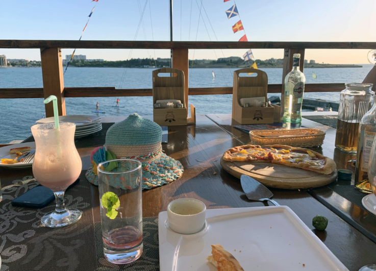 Автор очень любит "почитмилить"))