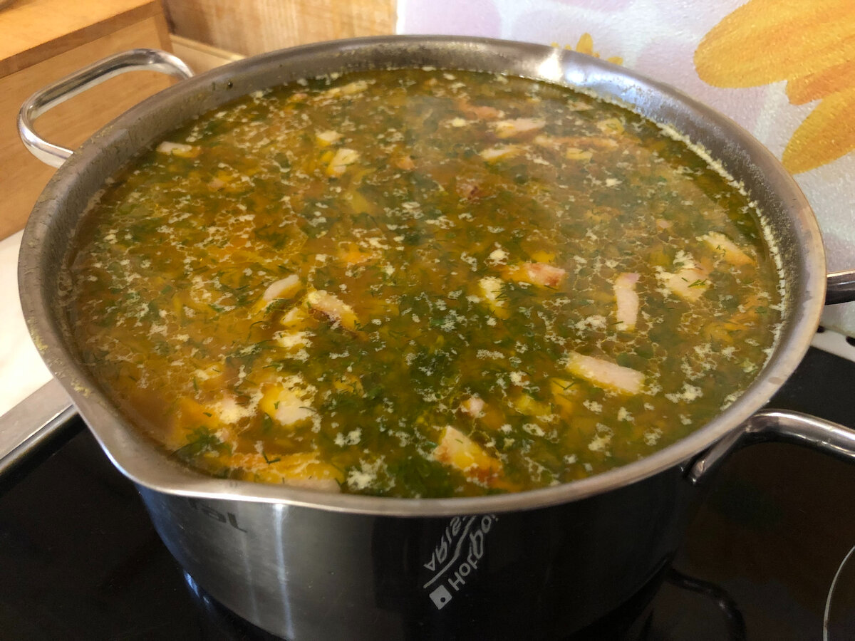 Рецепт горохового супа в казане. Любимый суп. Из чего готовится гороховый суп. Гороховый суп с копченостями ребрышками пошаговый рецепт в кастрюле. Суп гороховый с копчёностями сборник рецептур.
