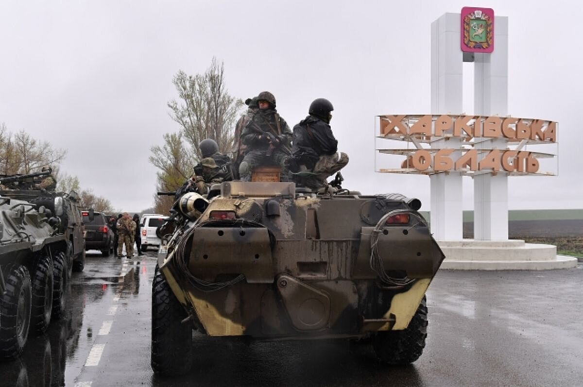 Военные на "броне".  фото: картинки  яндекса.