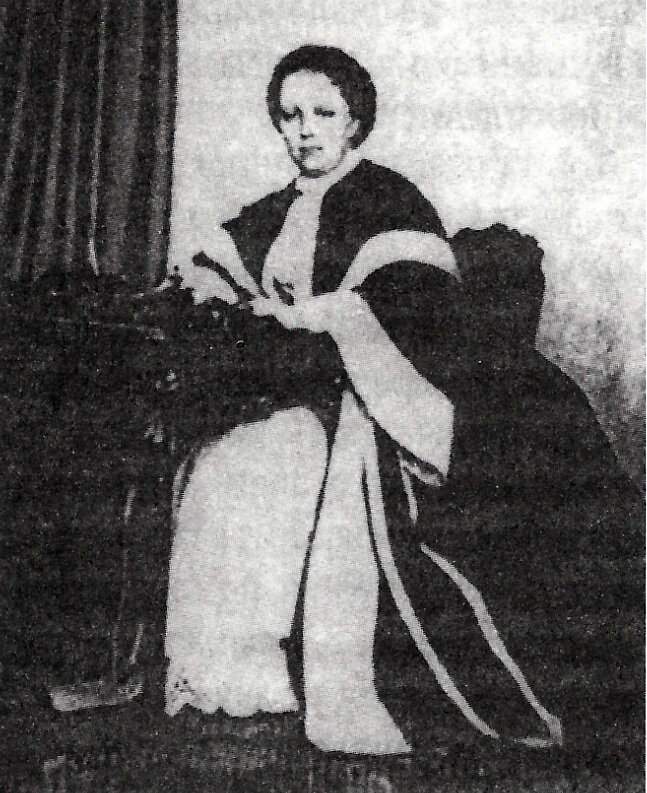    Графиня Лидия Арсеньевна Нессельроде. Фотография 1850-х годов. (Репродукция из книги Б.Носика "Русские тайны Парижа".)