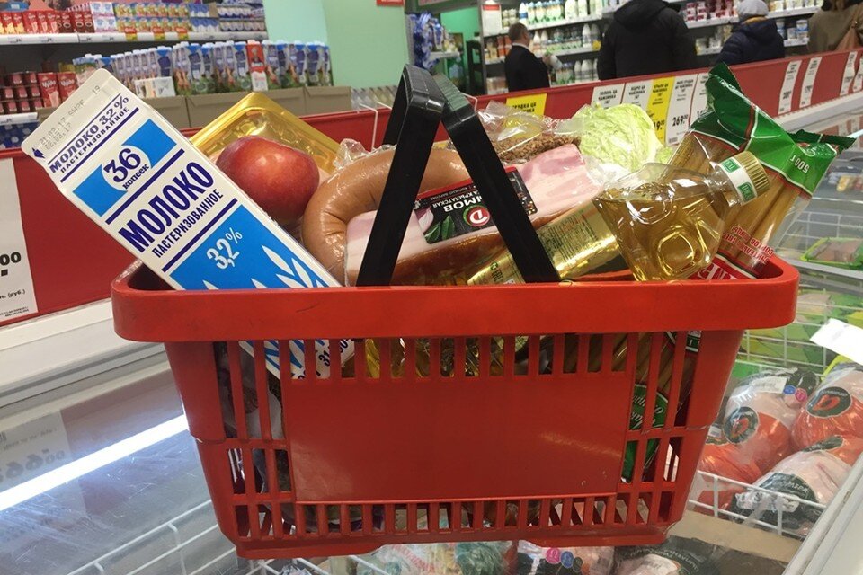     Стоимость минимального набора продуктов сравнили с показателями декабря 2021 года. Евгения ГУСЕВА