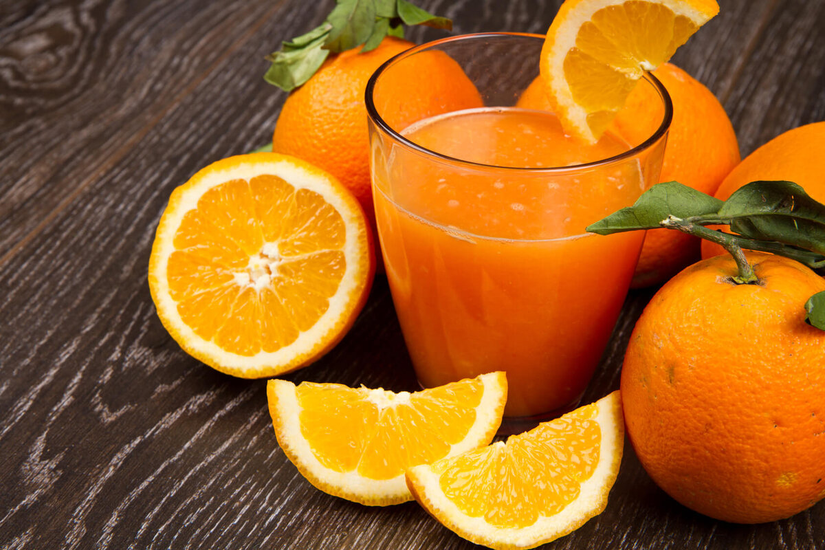 Лайфхак как сделать 1 литр апельсинового сока из 1 апельсина в домашних  условиях | Едим дома, вкусно и не дорого! | Дзен